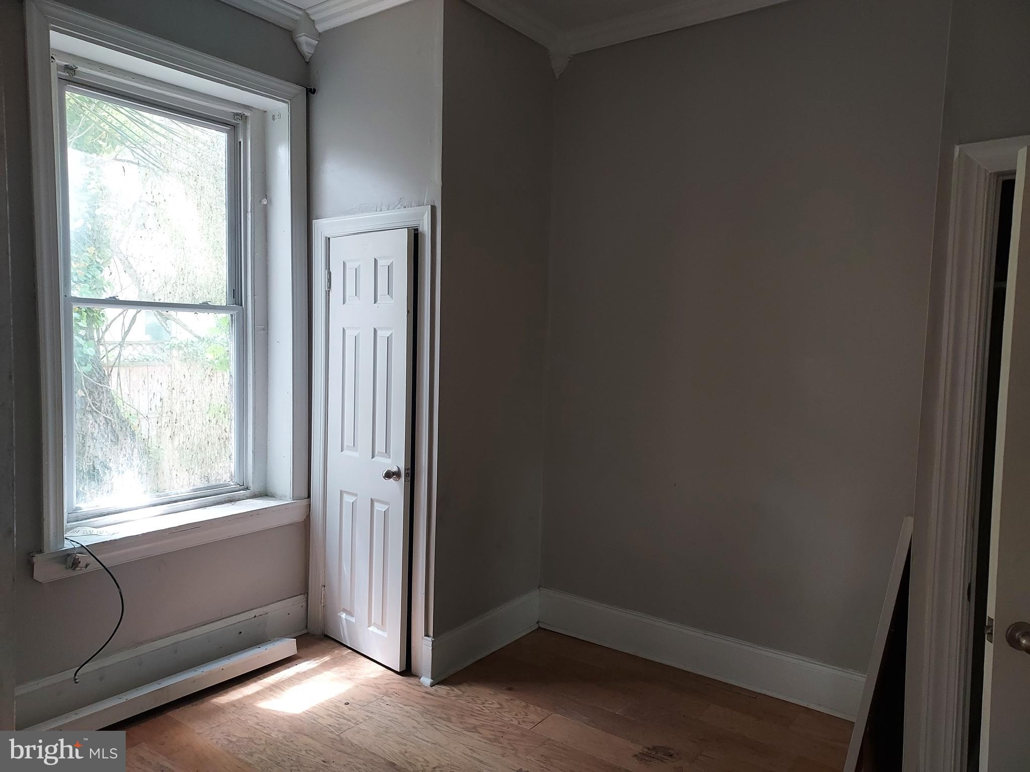 GERMANTOWN (WEST) - Commercial Sale