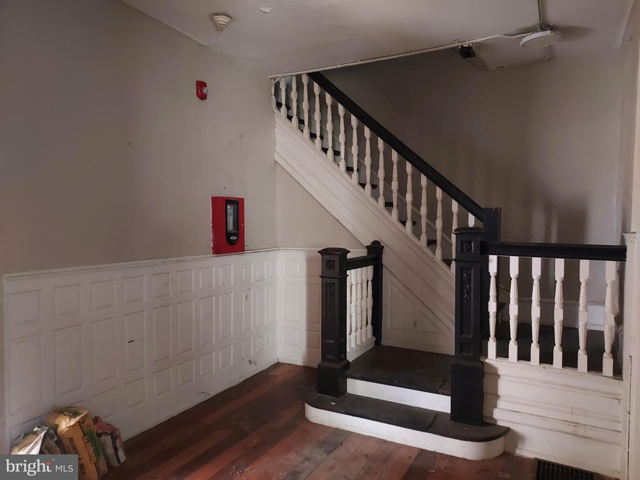 GERMANTOWN (WEST) - Commercial Sale