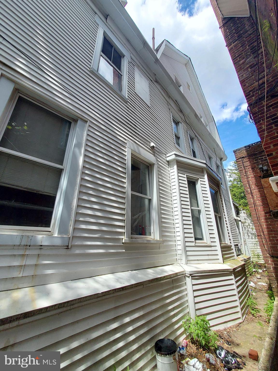 GERMANTOWN (WEST) - Commercial Sale