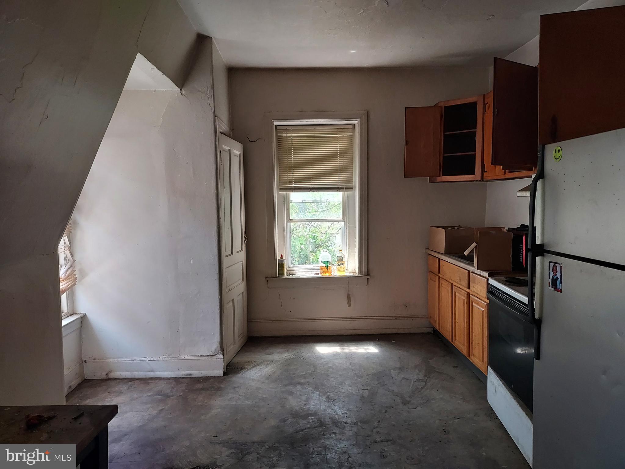 GERMANTOWN (WEST) - Commercial Sale