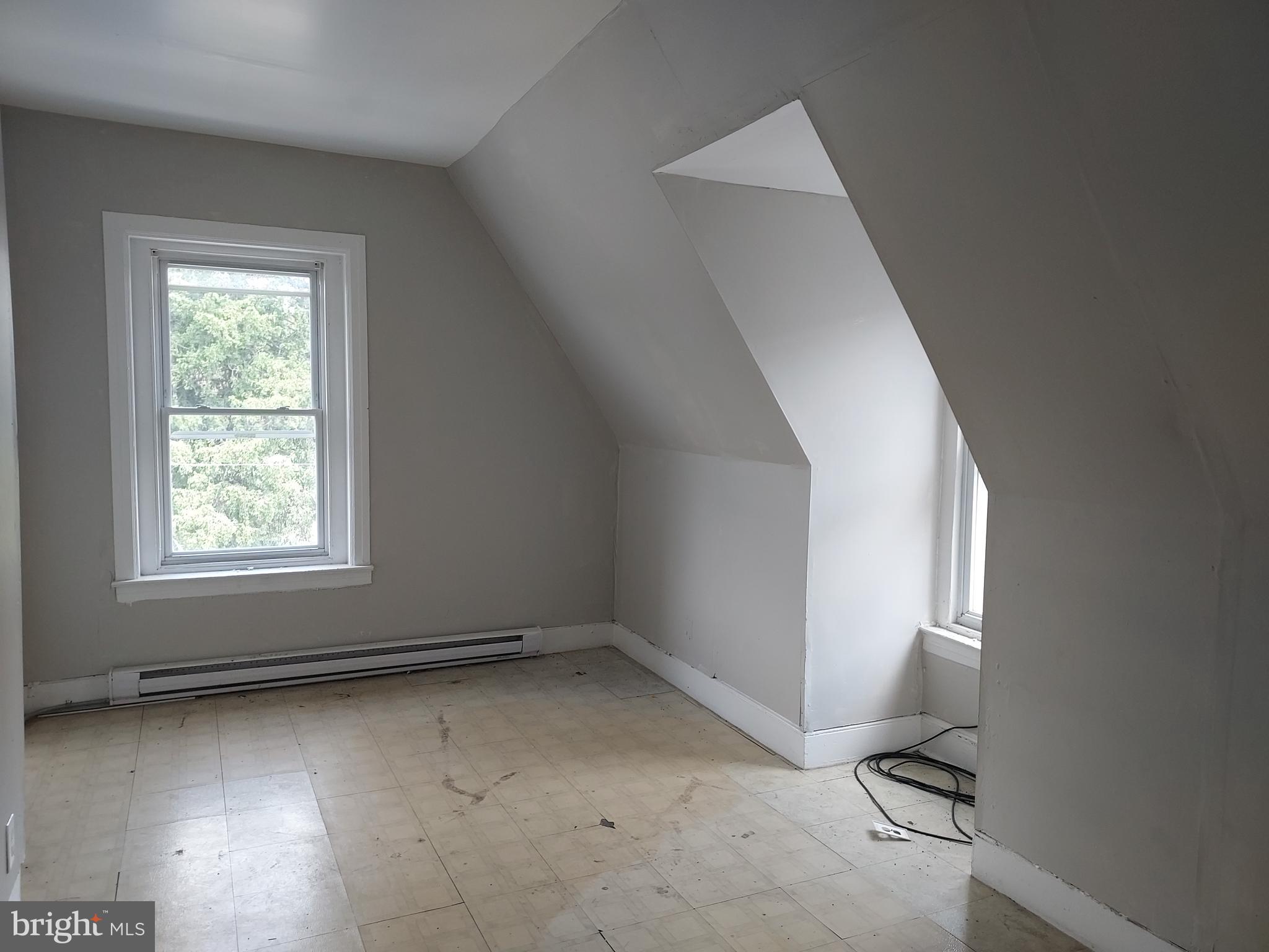 GERMANTOWN (WEST) - Commercial Sale