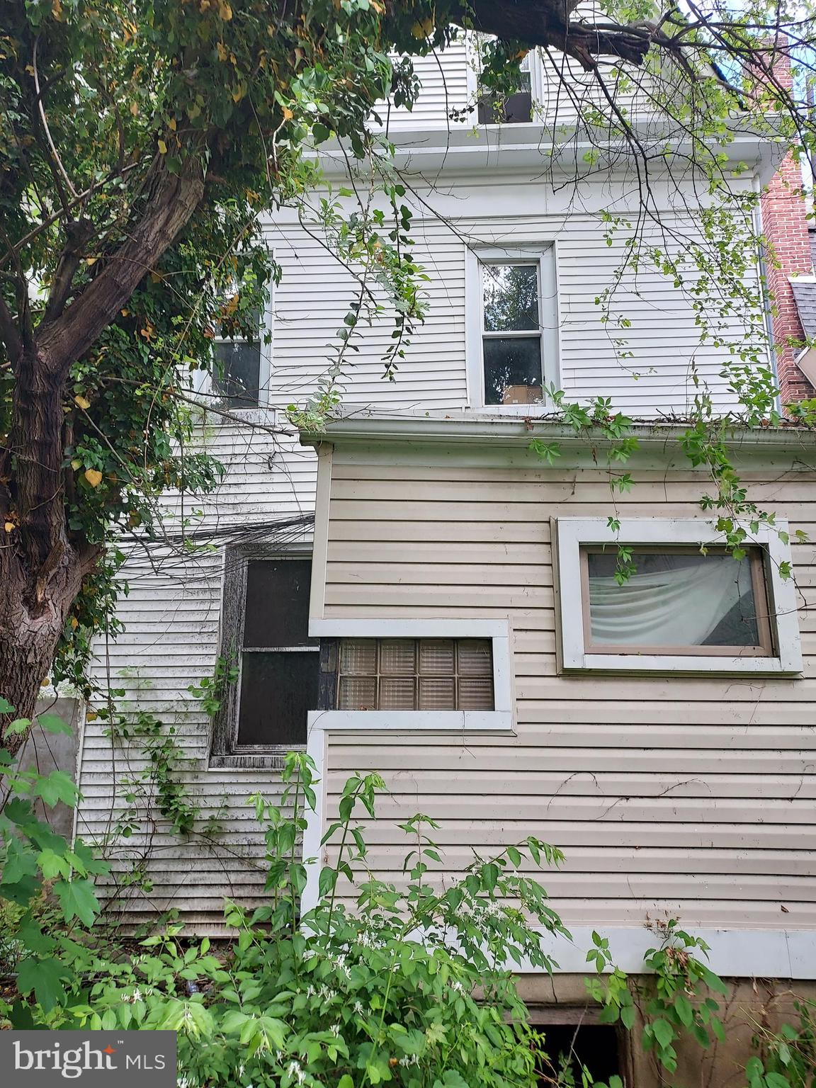 GERMANTOWN (WEST) - Commercial Sale