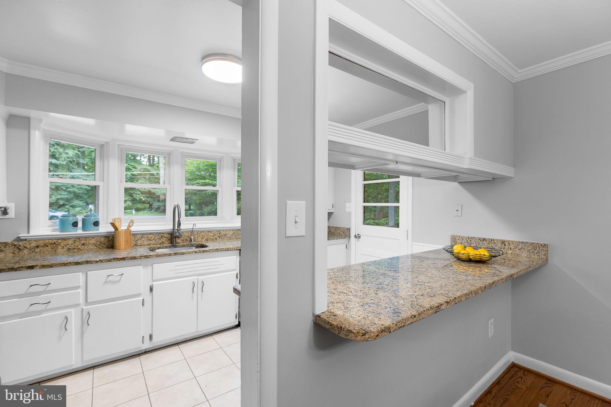 LAKE BARCROFT - Residential