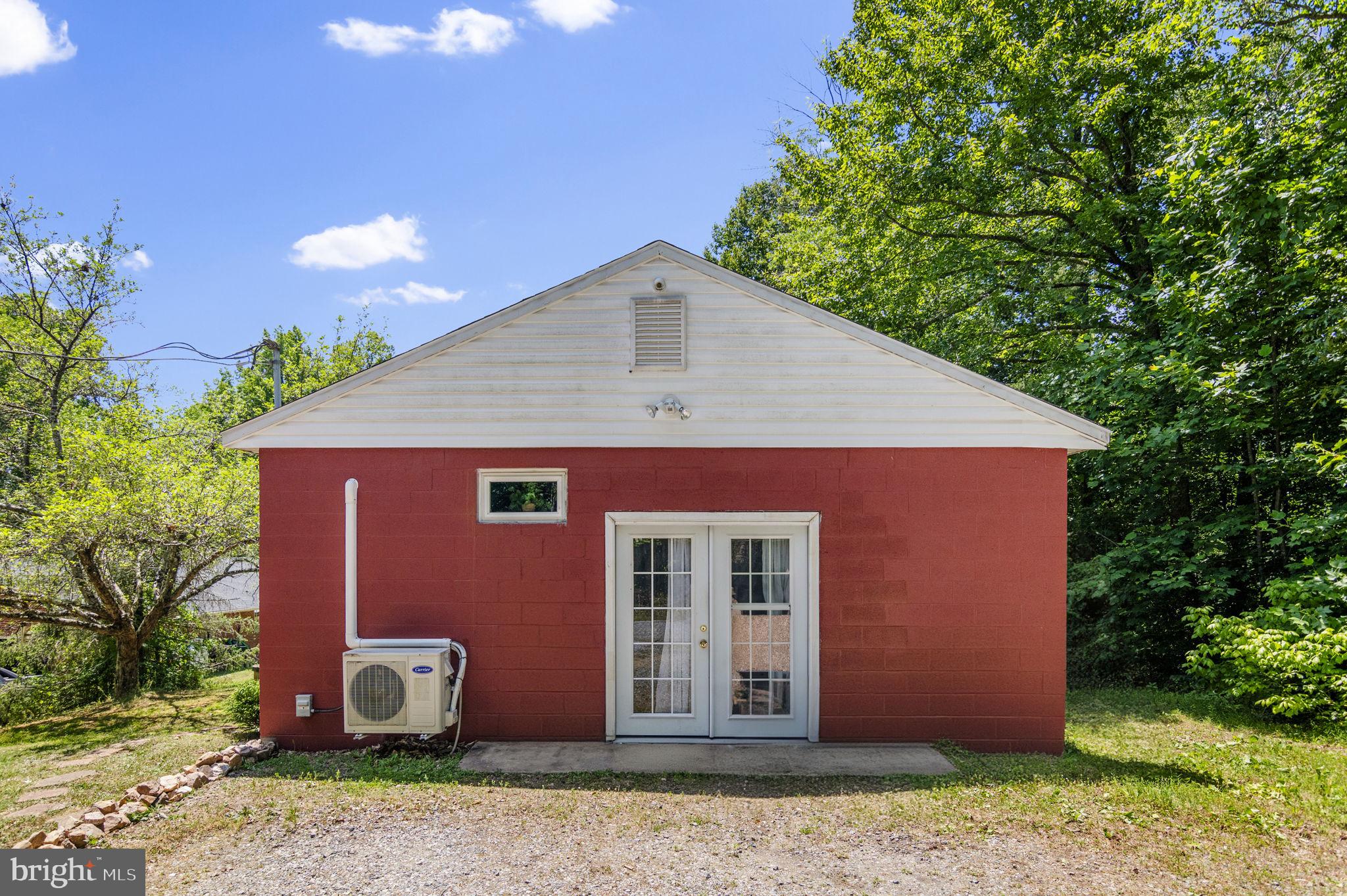CLAIBORNE - Residential Lease