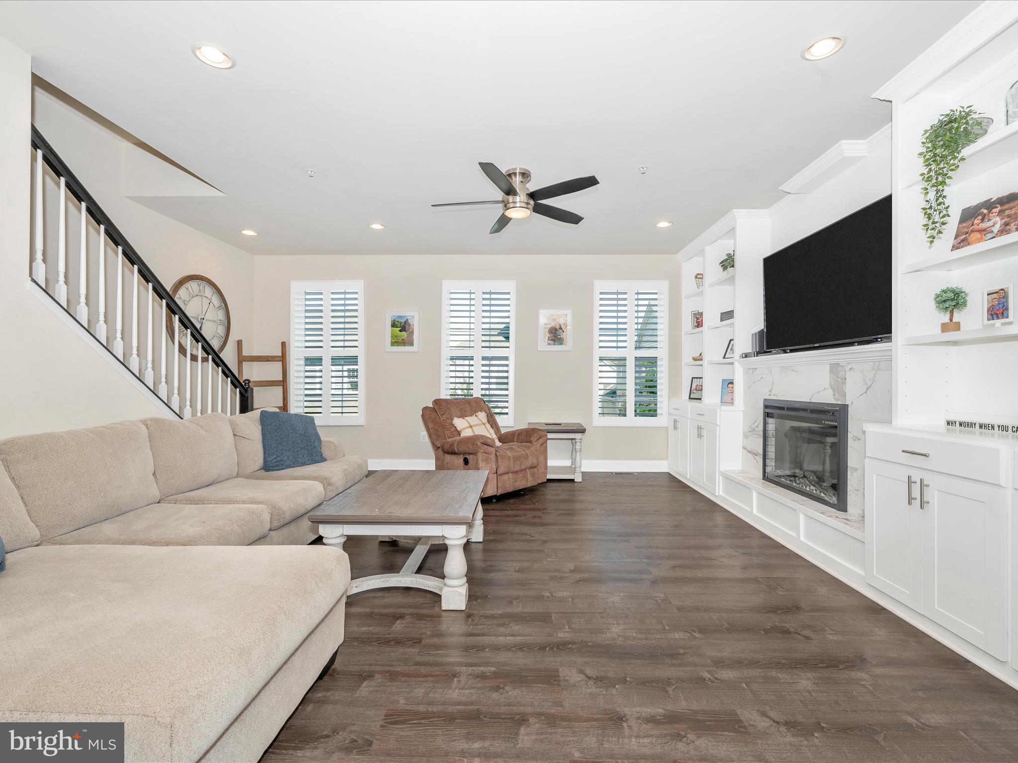 WESTVIEW SOUTH - Residential