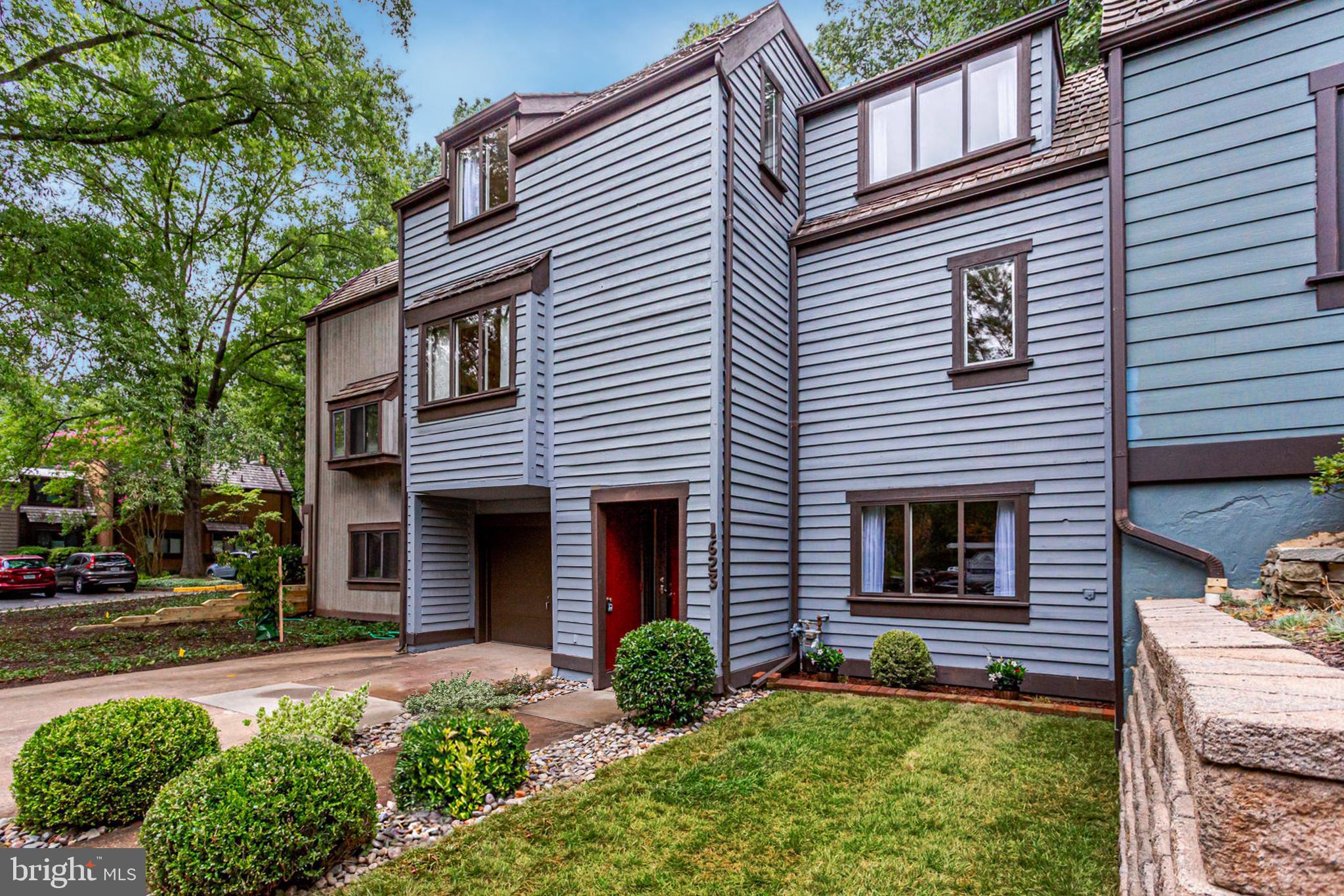 RESTON - Residential