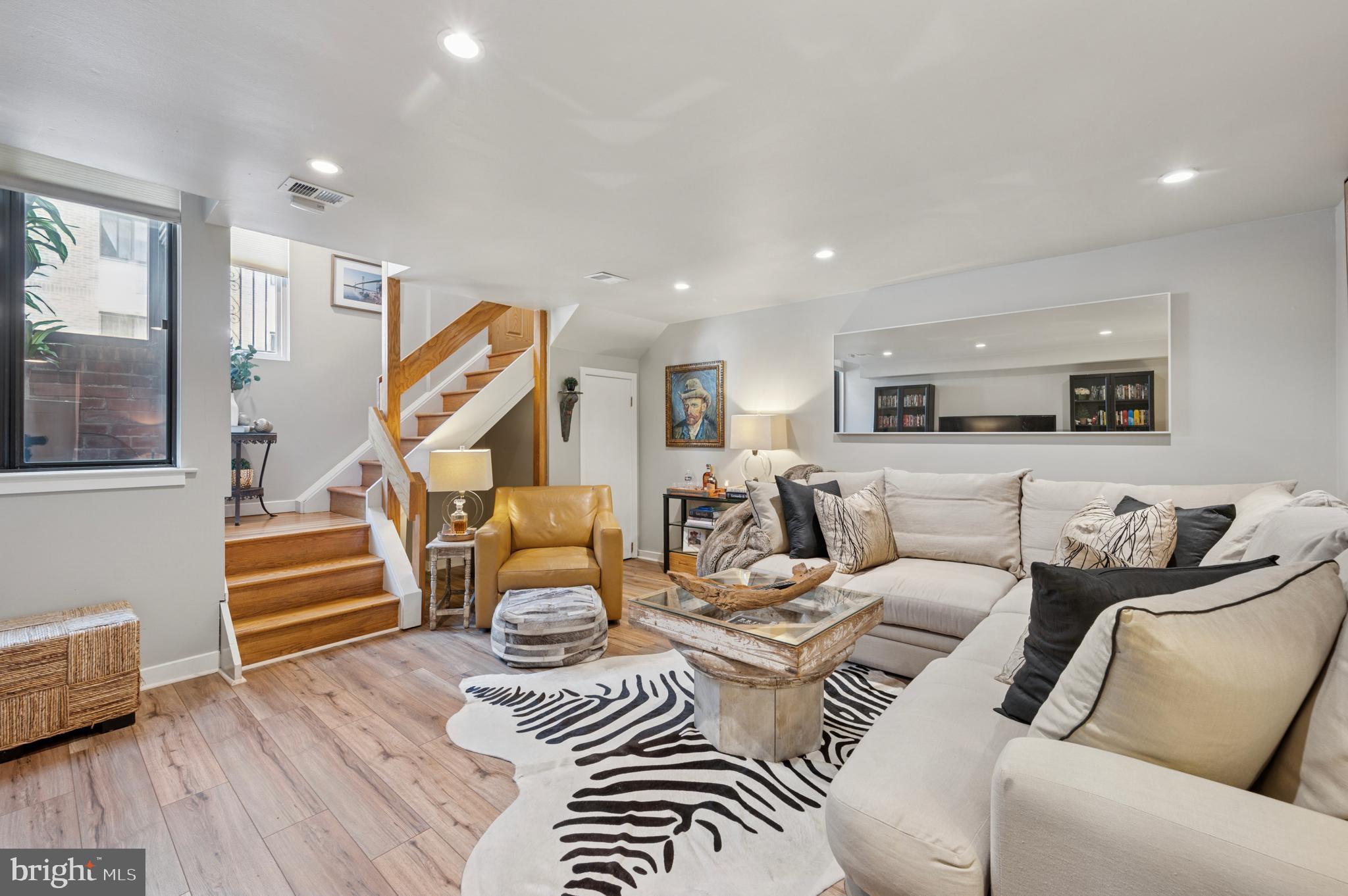 WASHINGTON SQ WEST - Residential