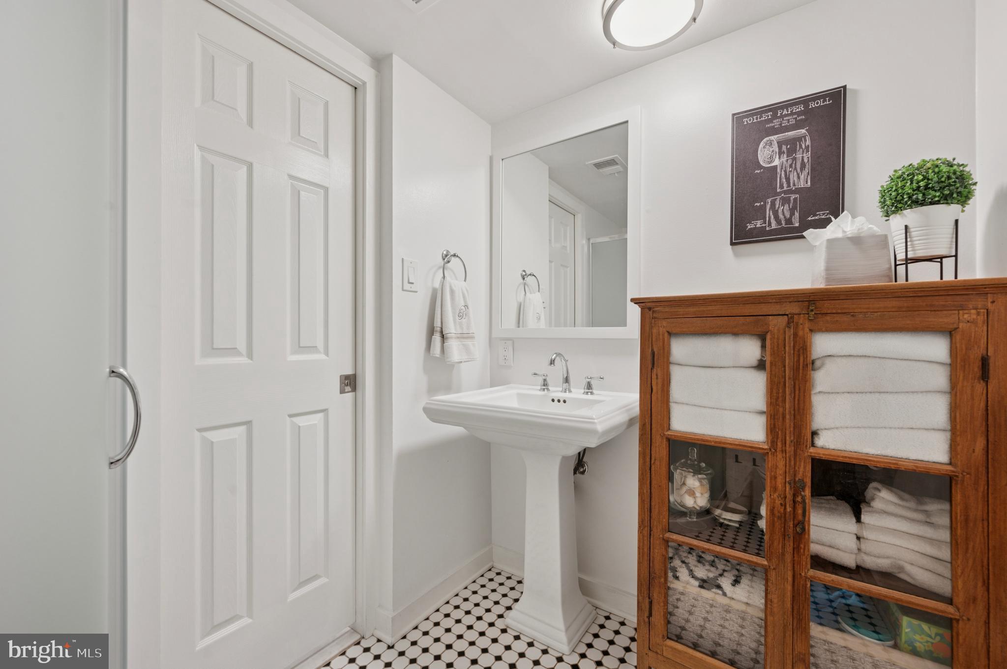 WASHINGTON SQ WEST - Residential