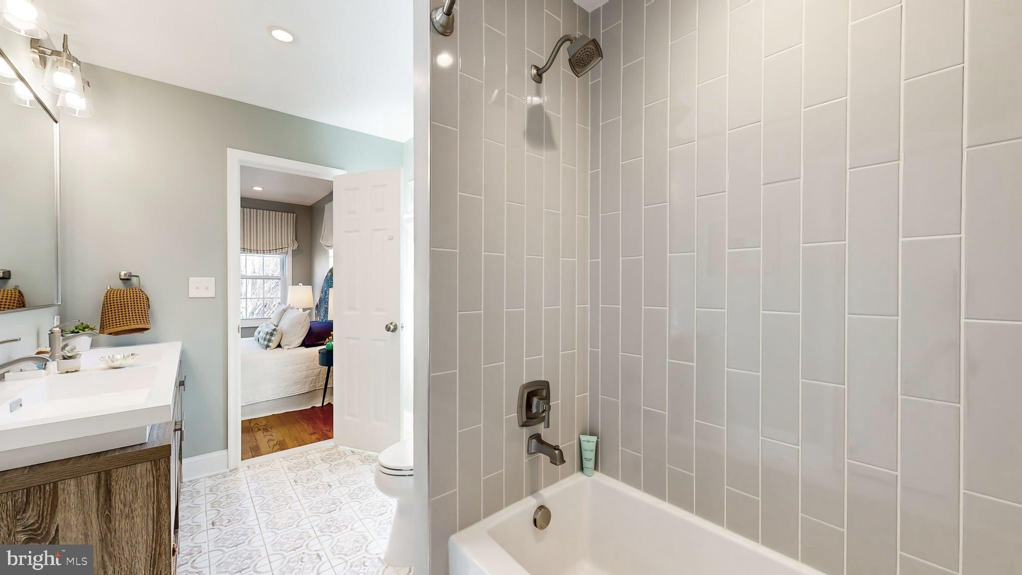 OLD TOWN ALEXANDRIA - Residential
