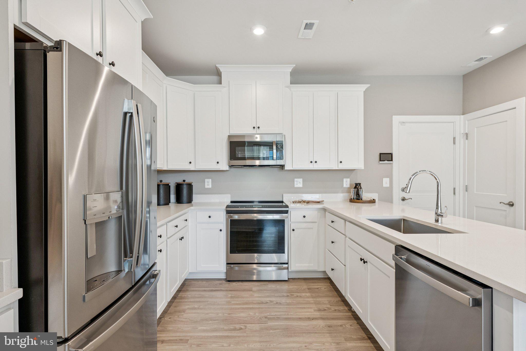 POTOMAC SHORES - Residential