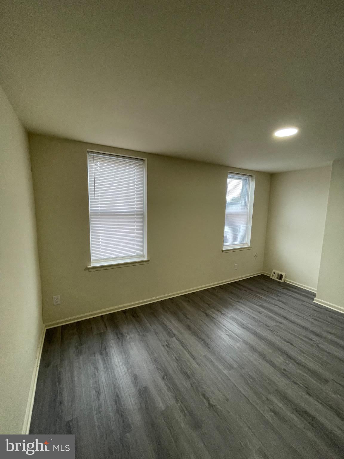 KENSINGTON - Residential