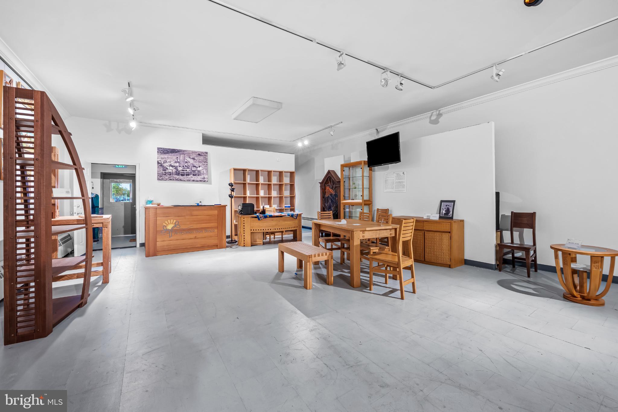 HIGHLANDTOWN - Residential Income