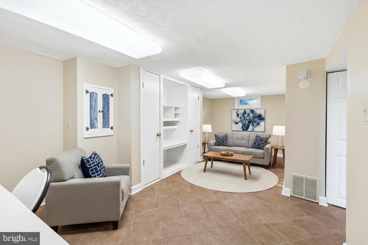 VIERS MILL VILLAGE - Residential