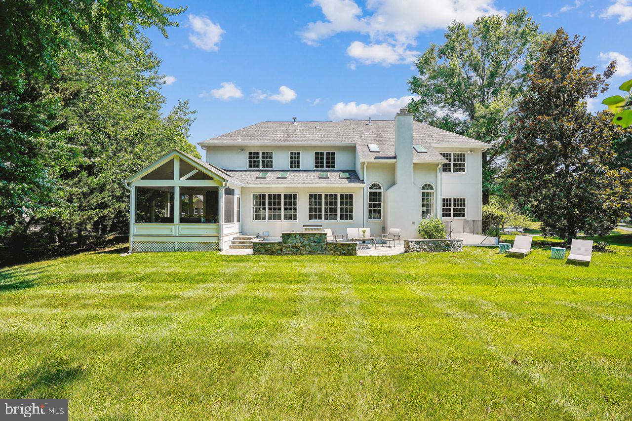 OAKTON CHASE - Residential