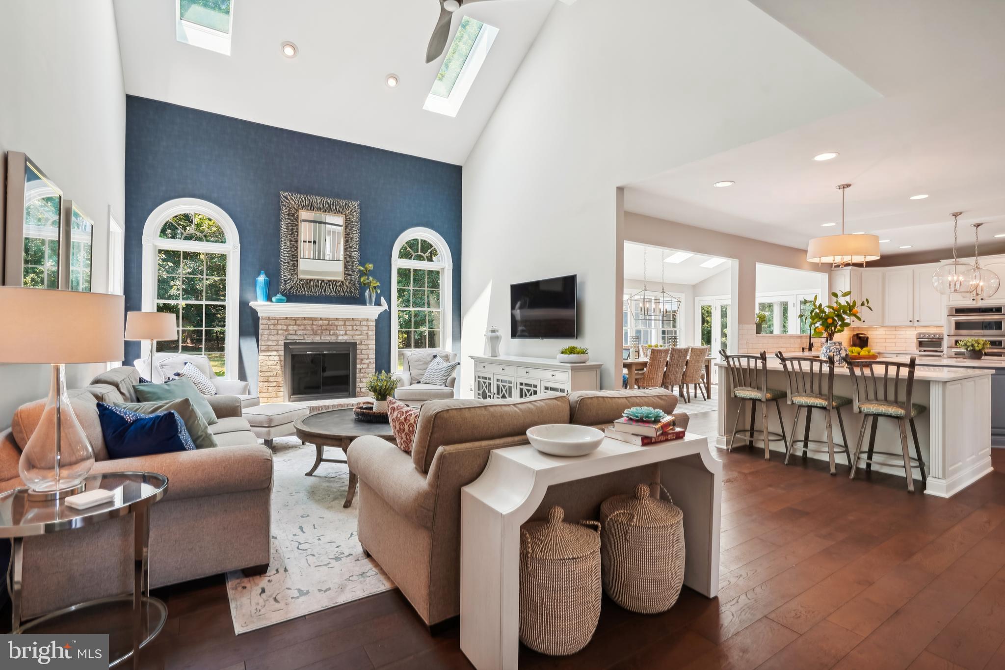 OAKTON CHASE - Residential