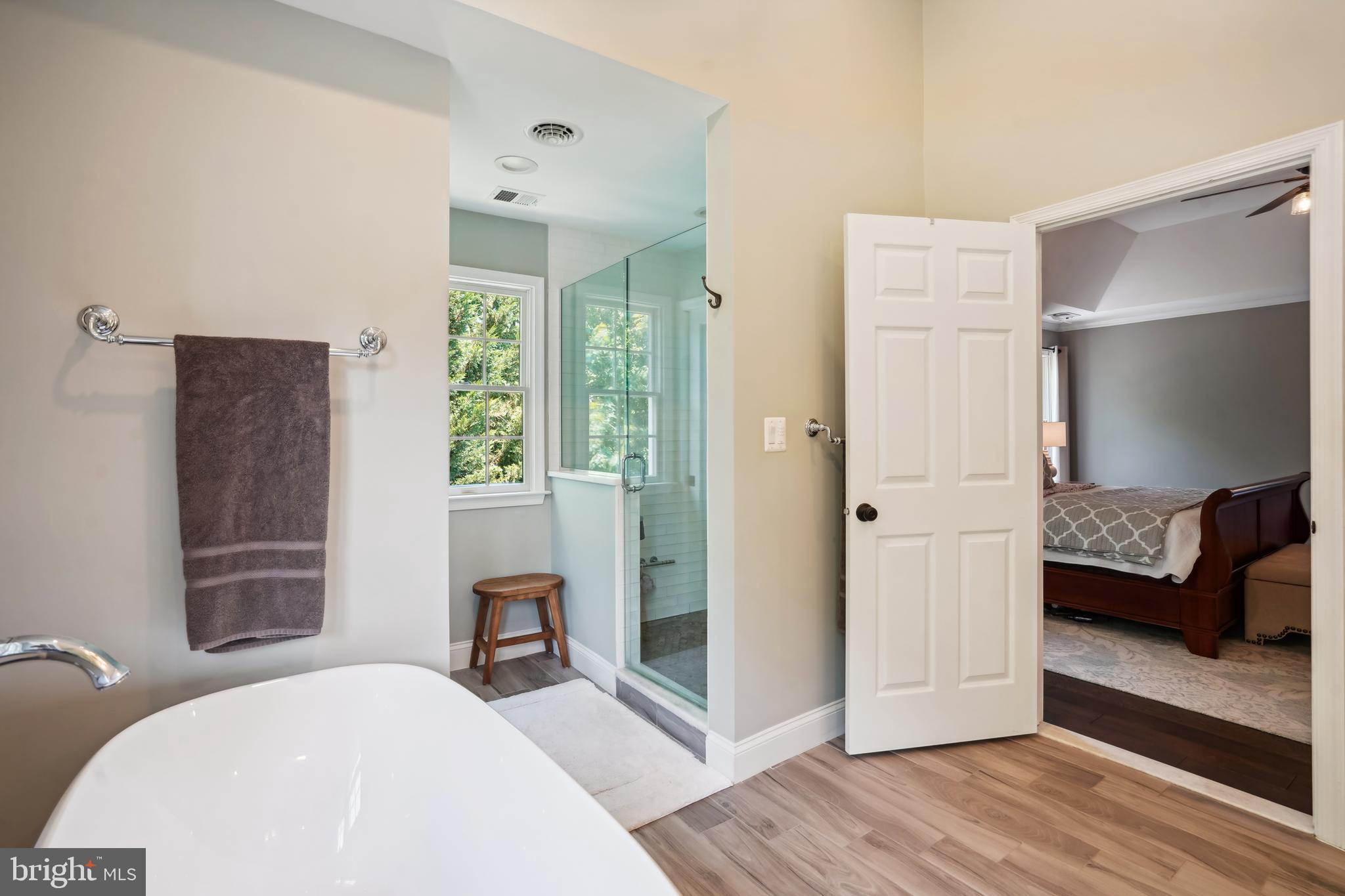 OAKTON CHASE - Residential
