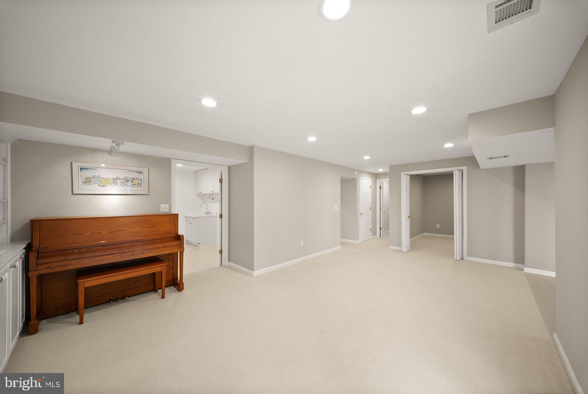 CLIFTON FARM - Residential