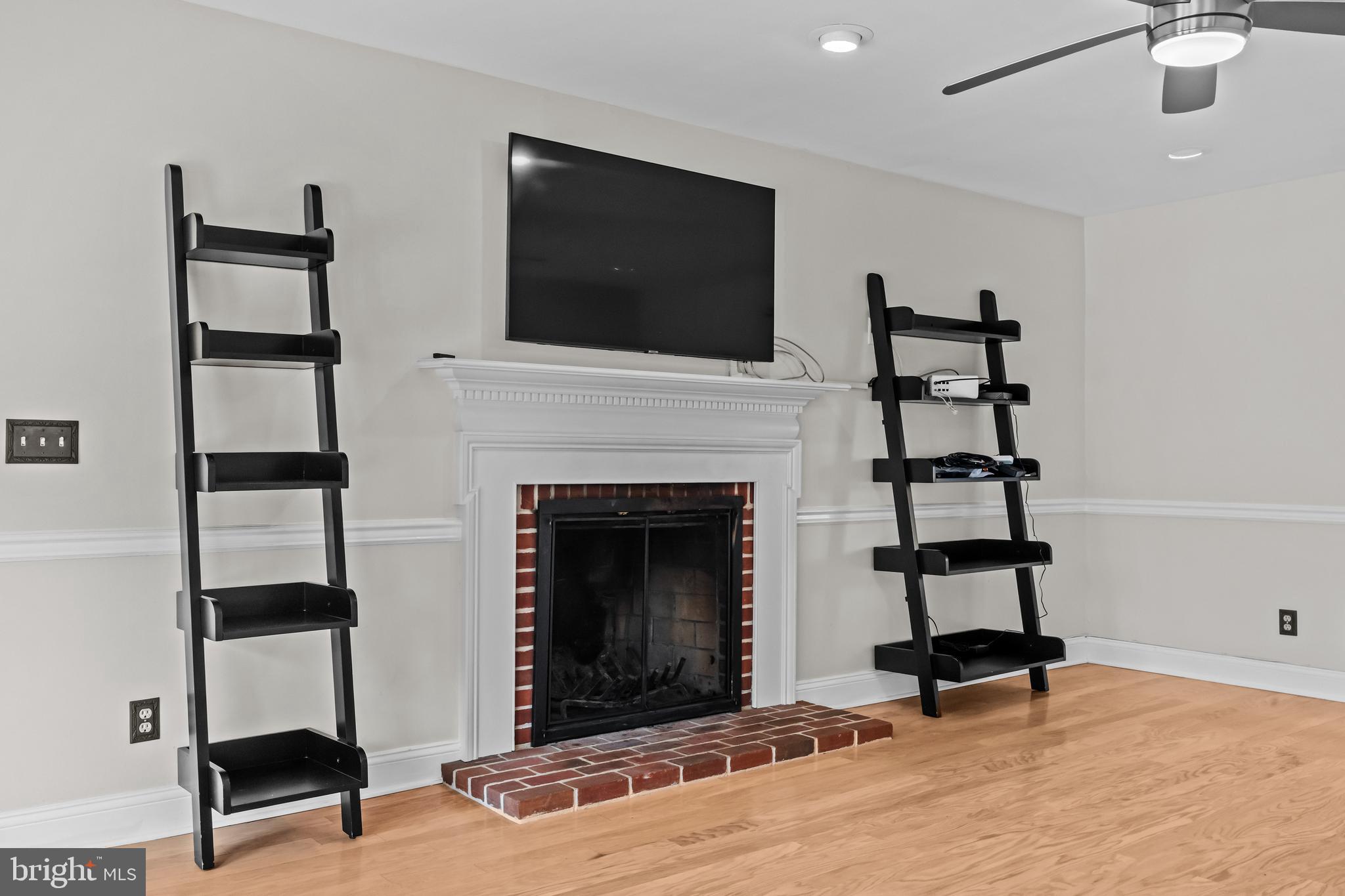 MIDDLE CREEK ESTS - Residential