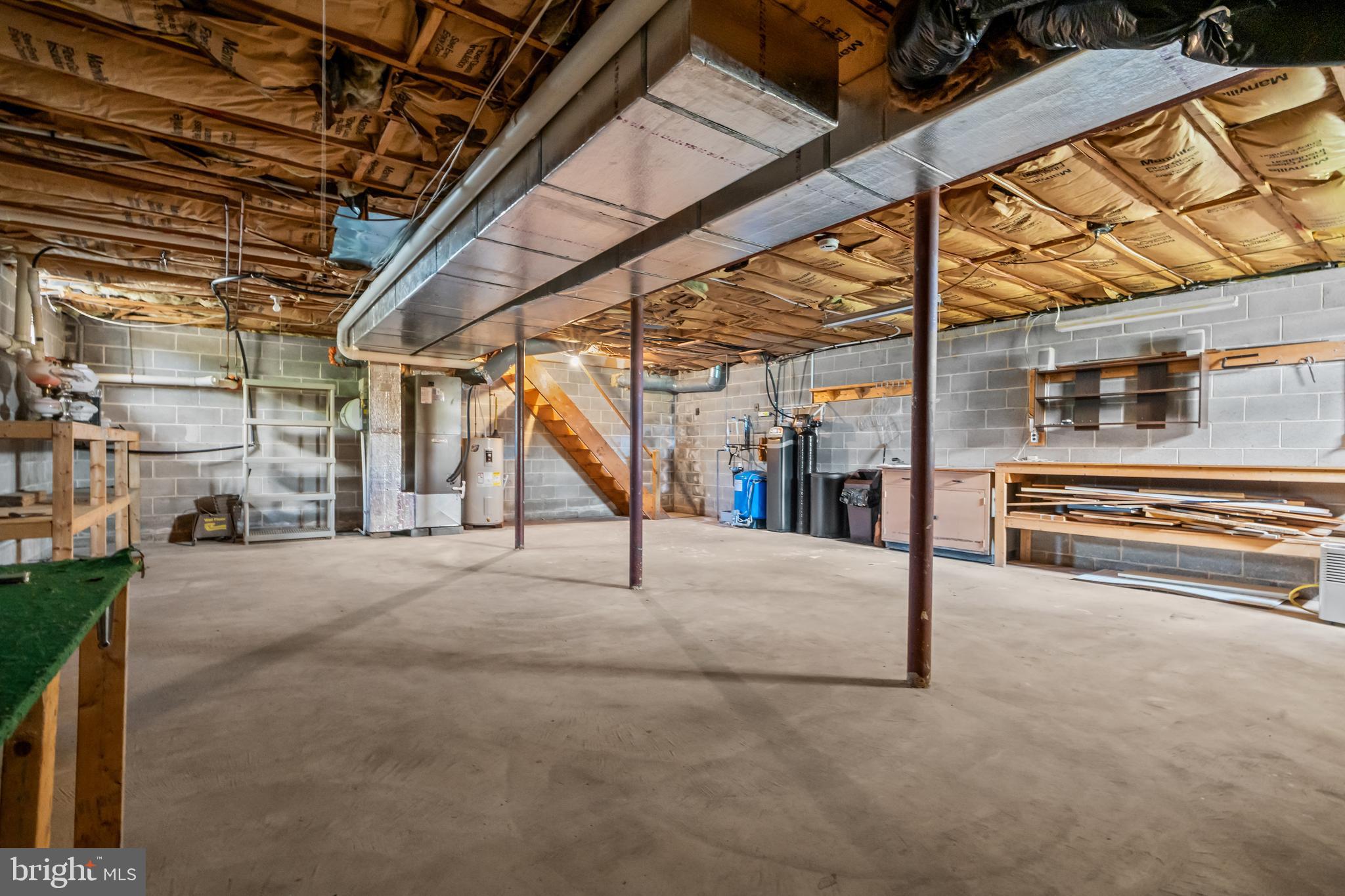 MIDDLE CREEK ESTS - Residential