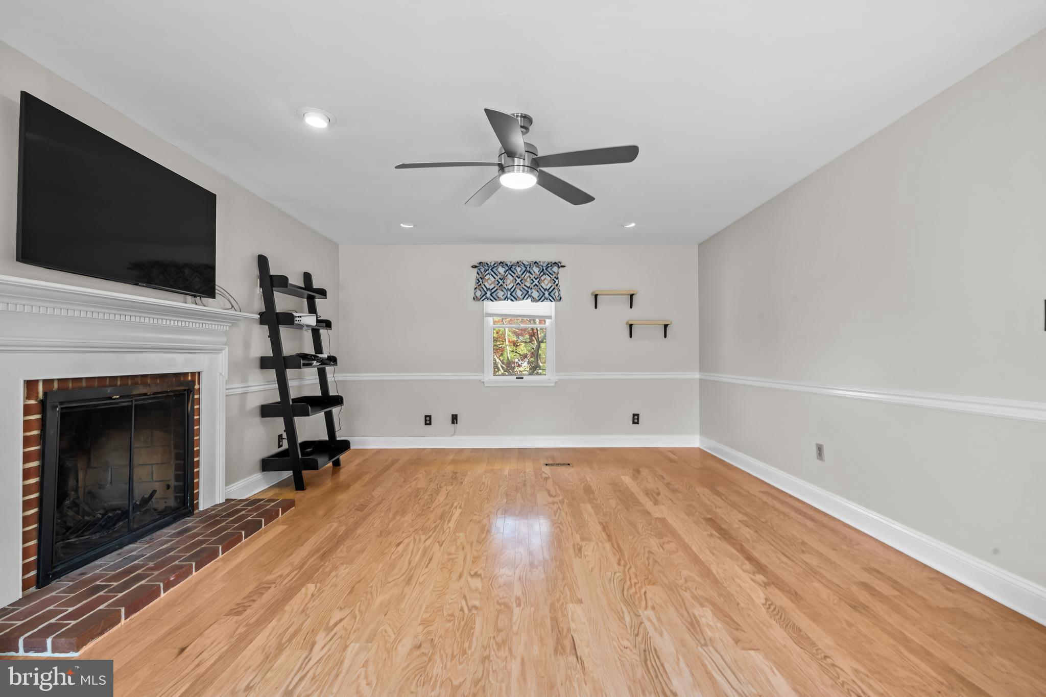 MIDDLE CREEK ESTS - Residential