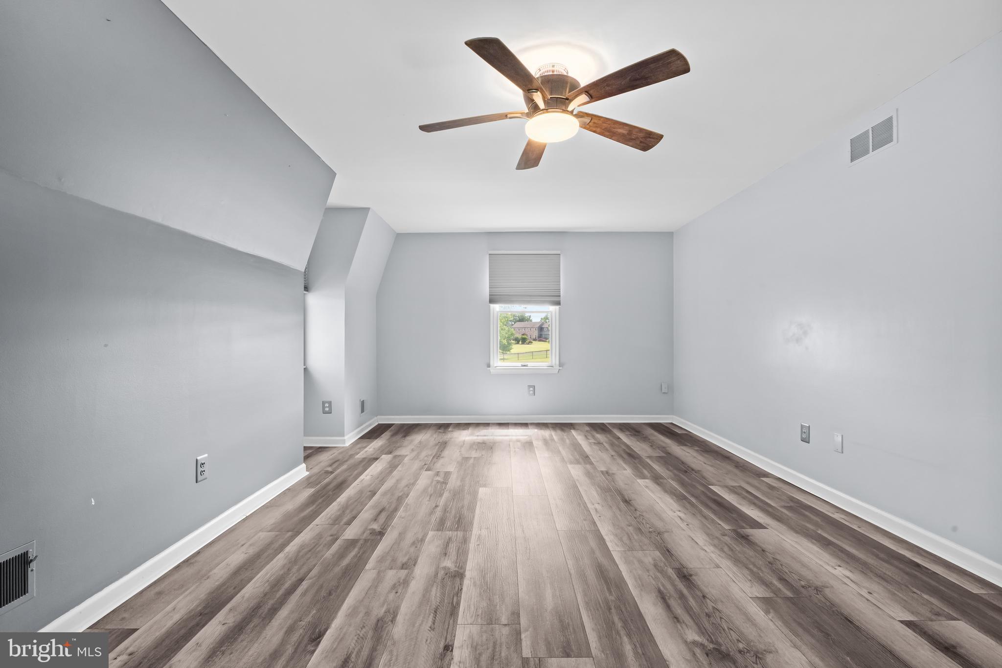 MIDDLE CREEK ESTS - Residential