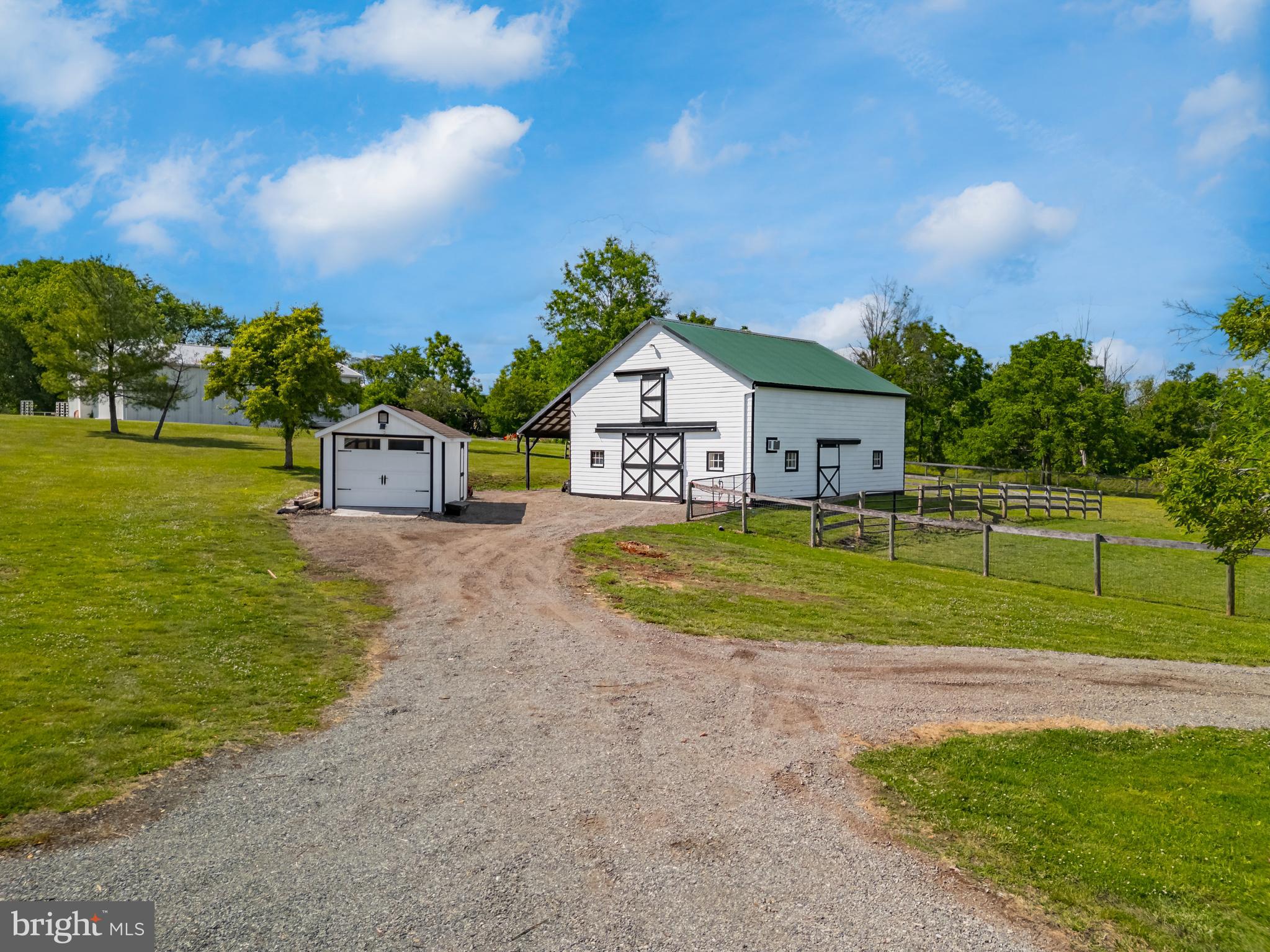 MIDDLE CREEK ESTS - Residential