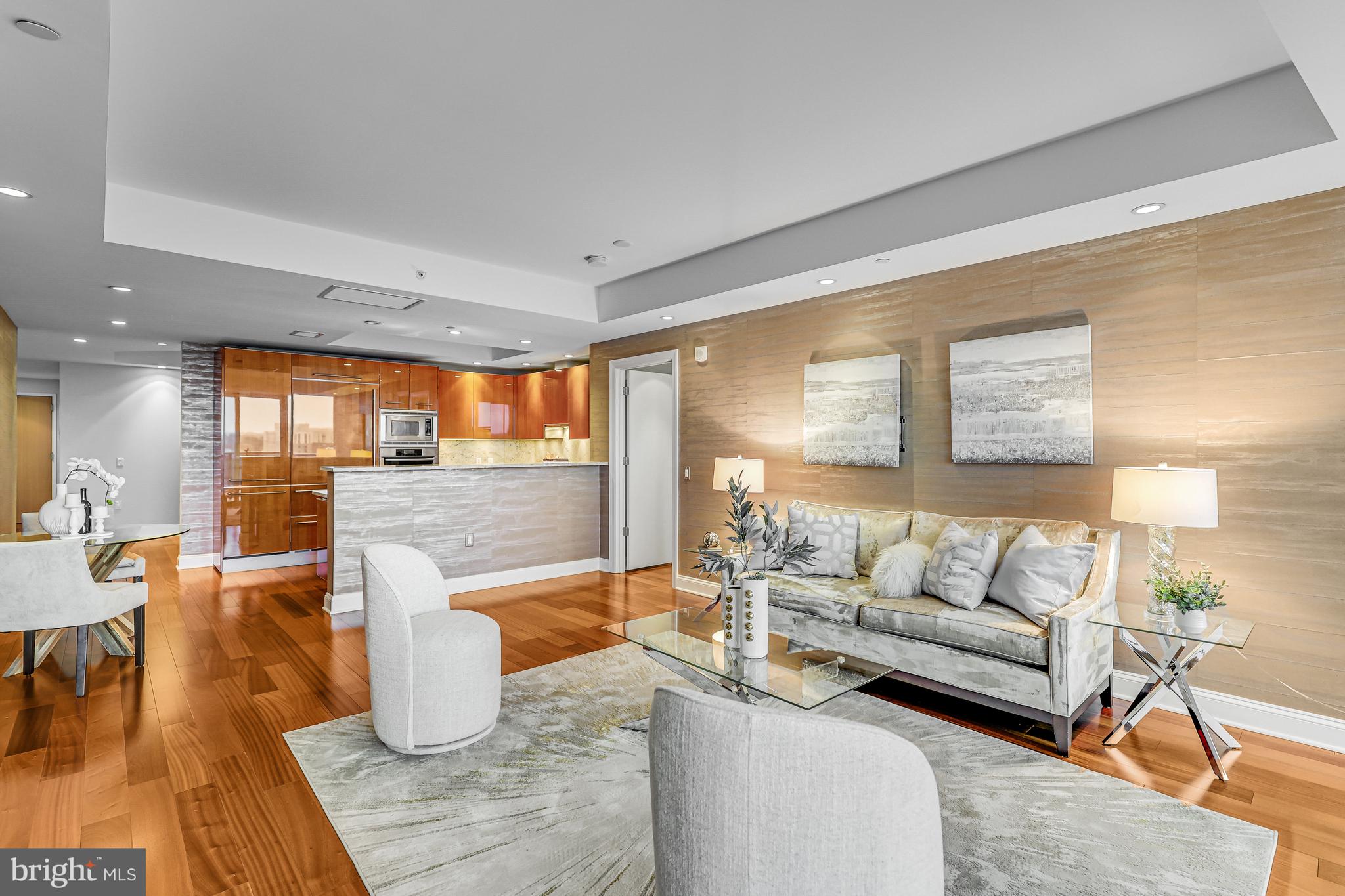 TURNBERRY TOWER - Residential