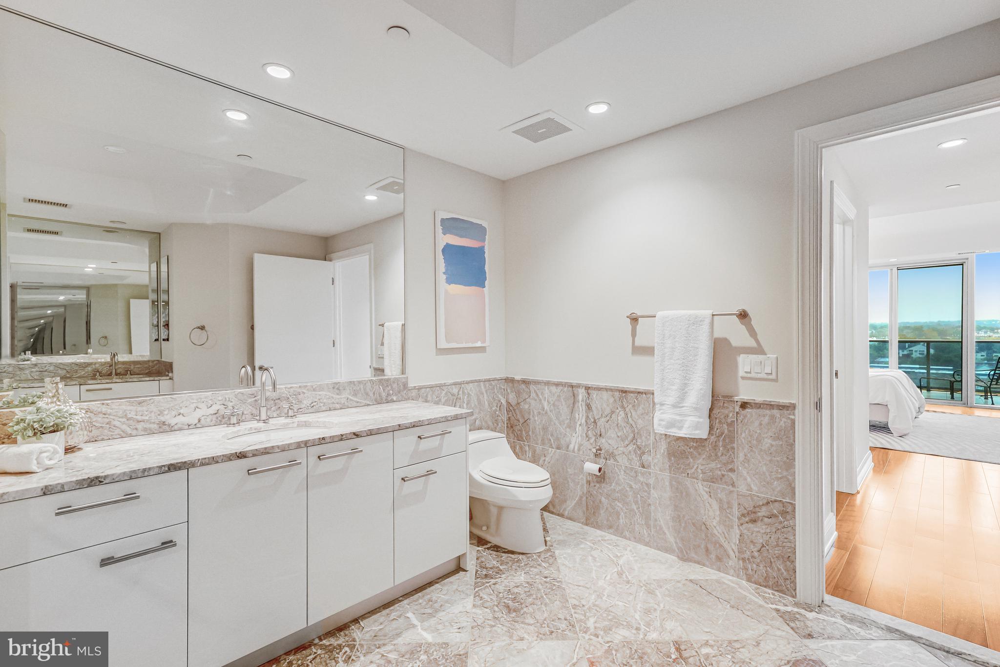 TURNBERRY TOWER - Residential
