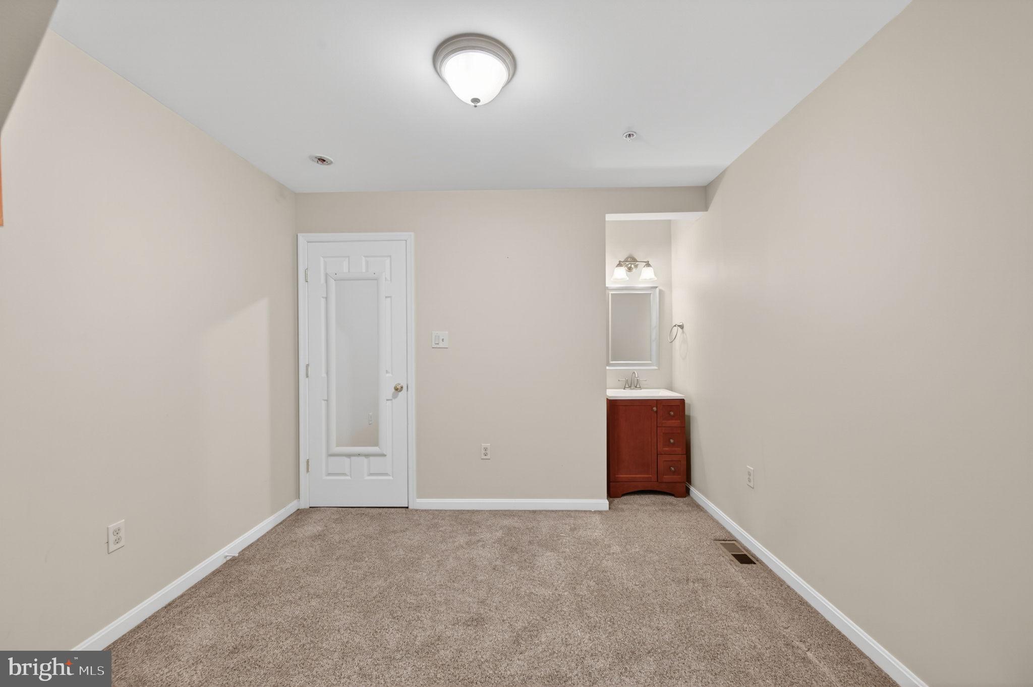 FALLS GABLE - Residential