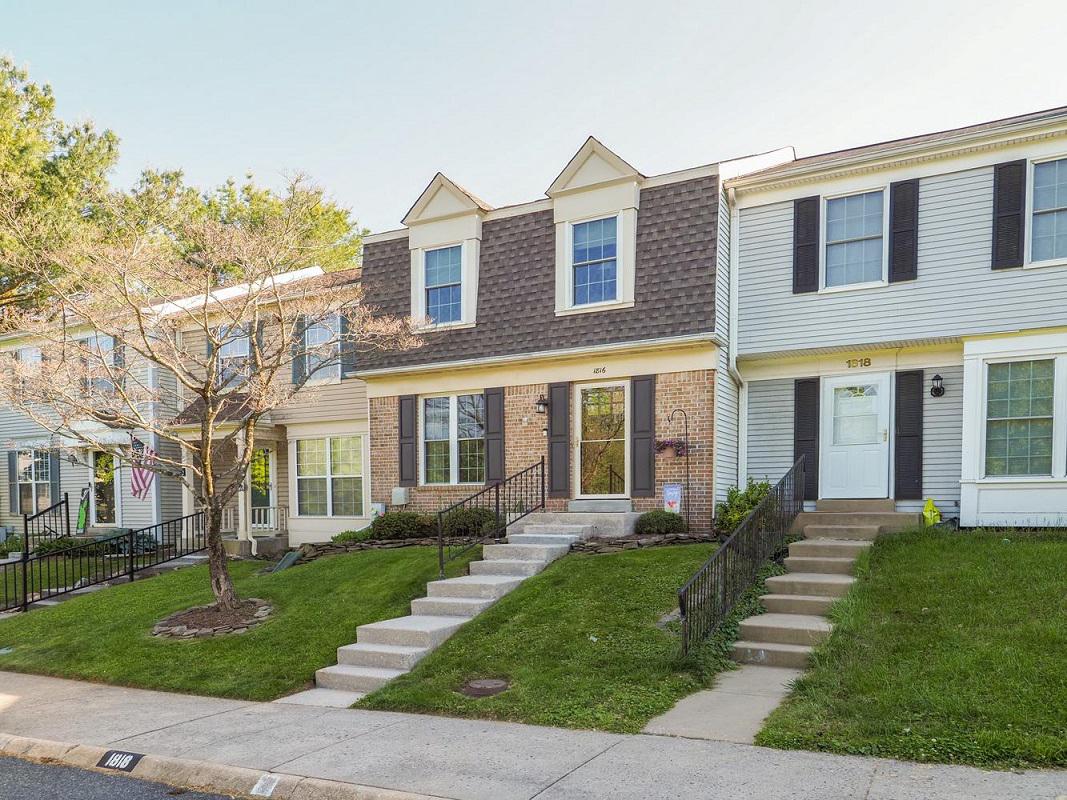 VILLAGE AT THOMAS RUN - Residential