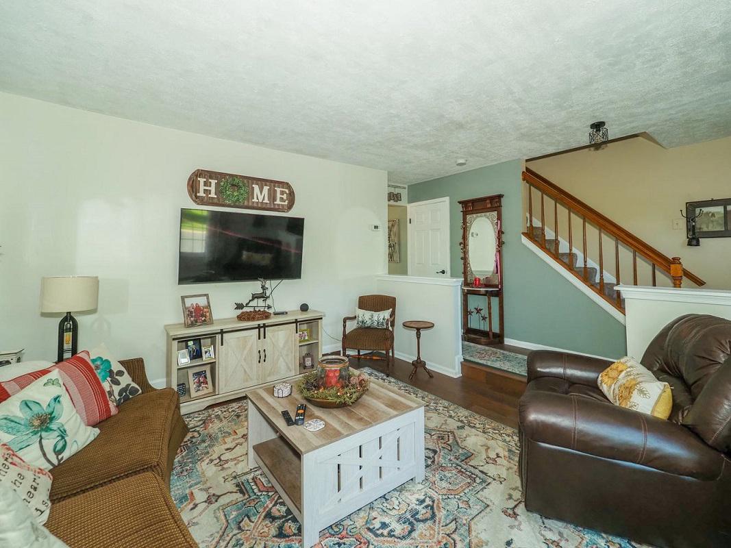 VILLAGE AT THOMAS RUN - Residential