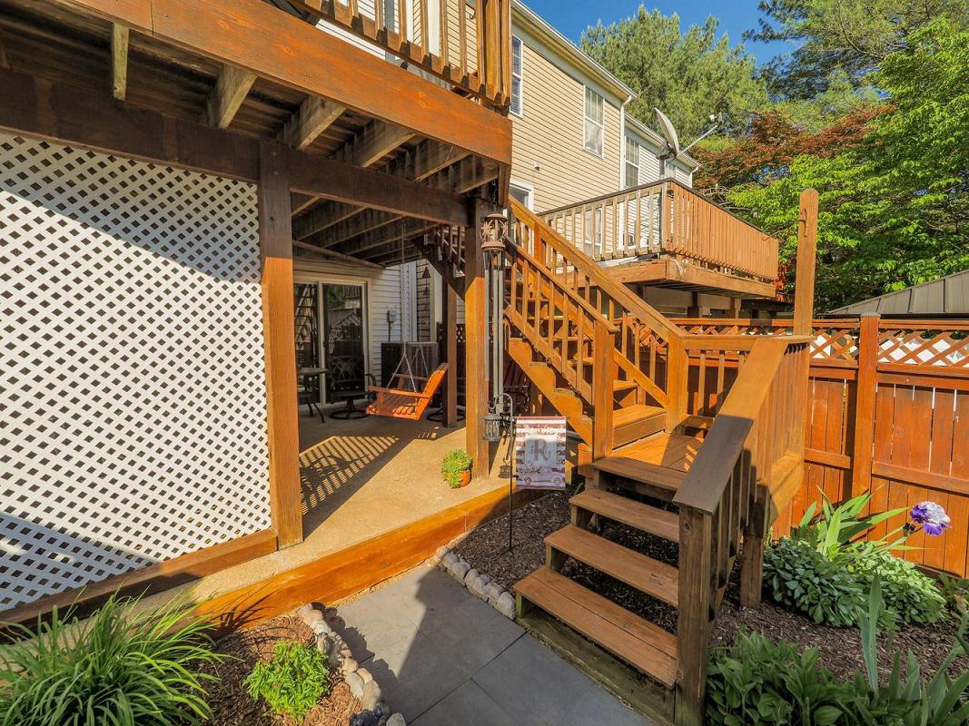 VILLAGE AT THOMAS RUN - Residential