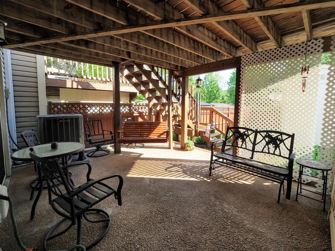 VILLAGE AT THOMAS RUN - Residential