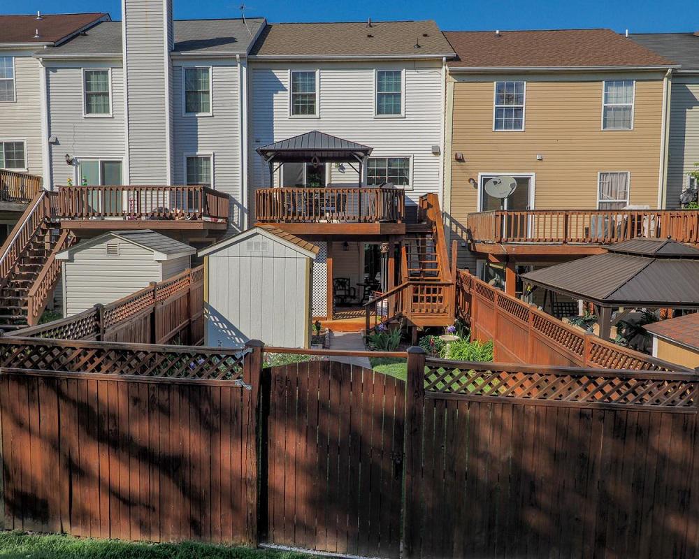 VILLAGE AT THOMAS RUN - Residential