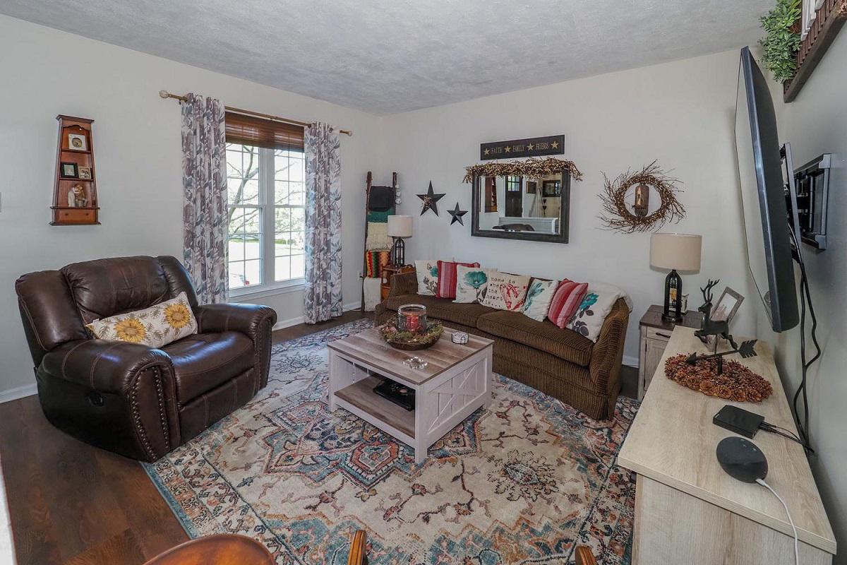 VILLAGE AT THOMAS RUN - Residential