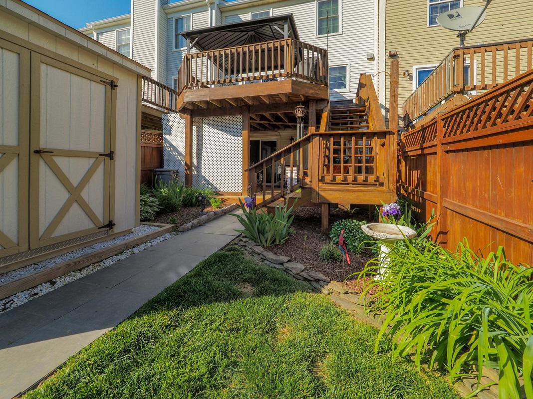 VILLAGE AT THOMAS RUN - Residential