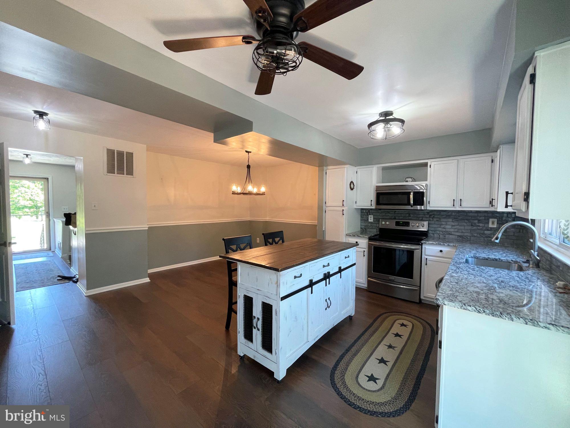 VILLAGE AT THOMAS RUN - Residential