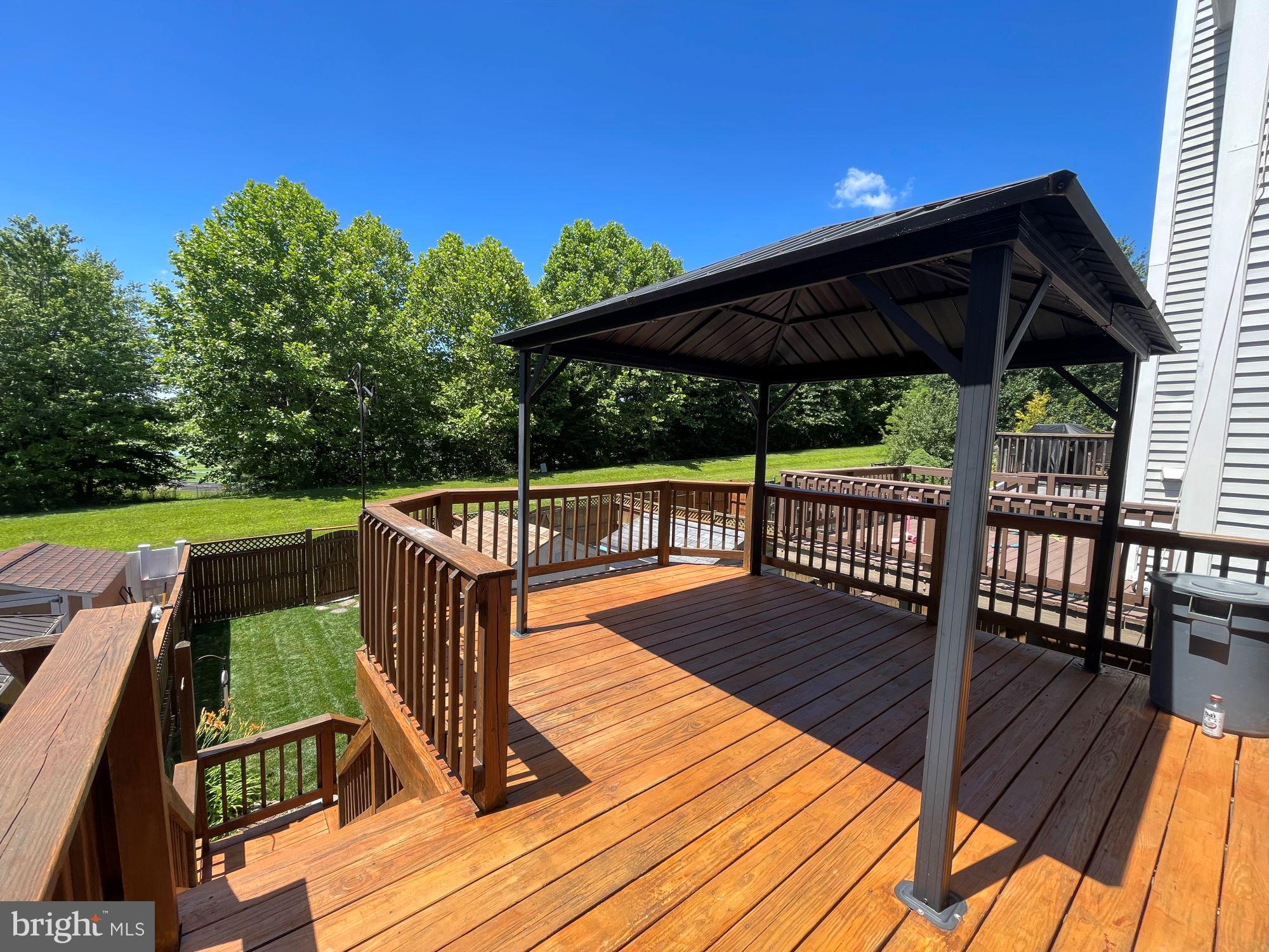 VILLAGE AT THOMAS RUN - Residential