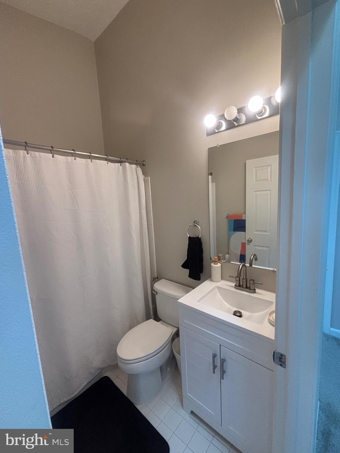 SNOWDEN RIDGE - Residential Lease