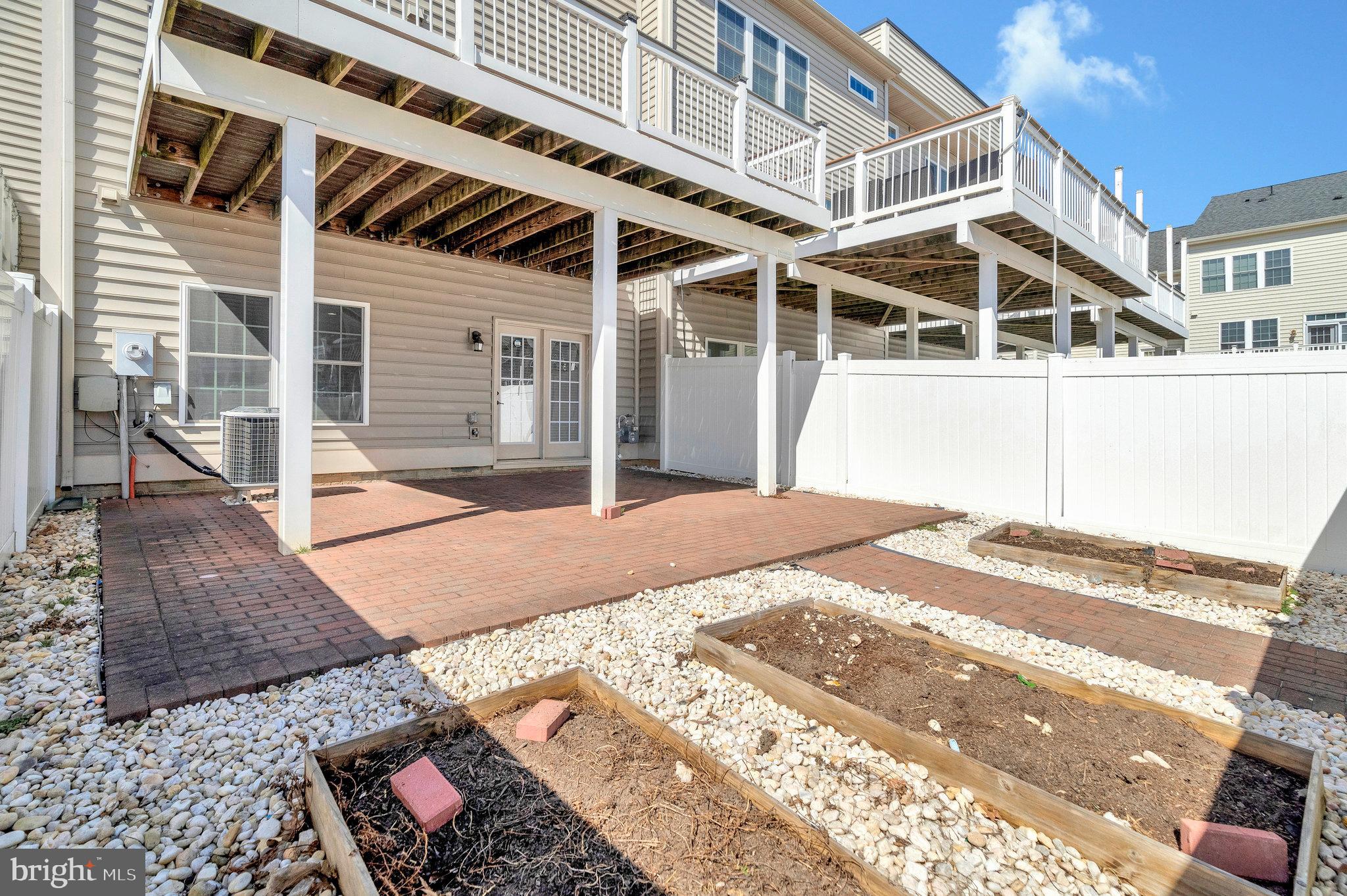 STONEGATE - Residential