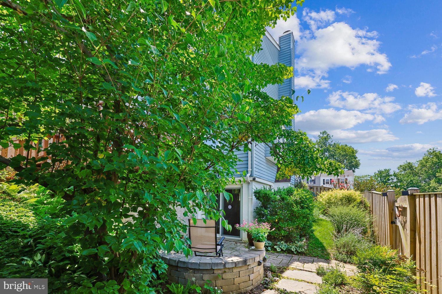 GLADE TOWN - Residential