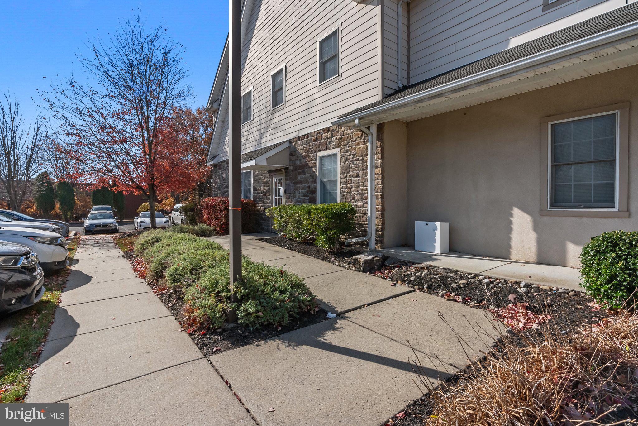 NEWTOWN BUSINESS COM - Commercial Sale