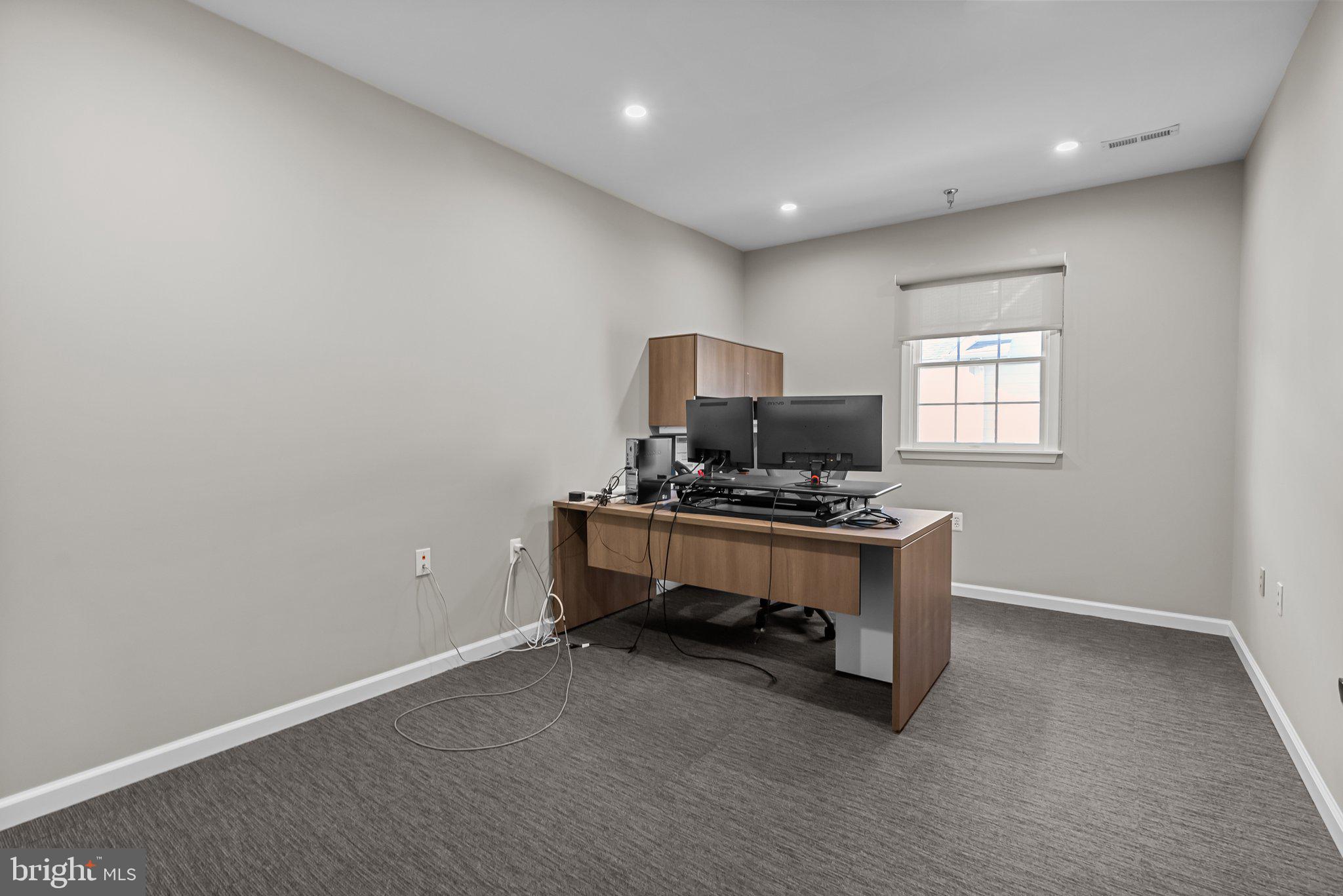 NEWTOWN BUSINESS COM - Commercial Sale