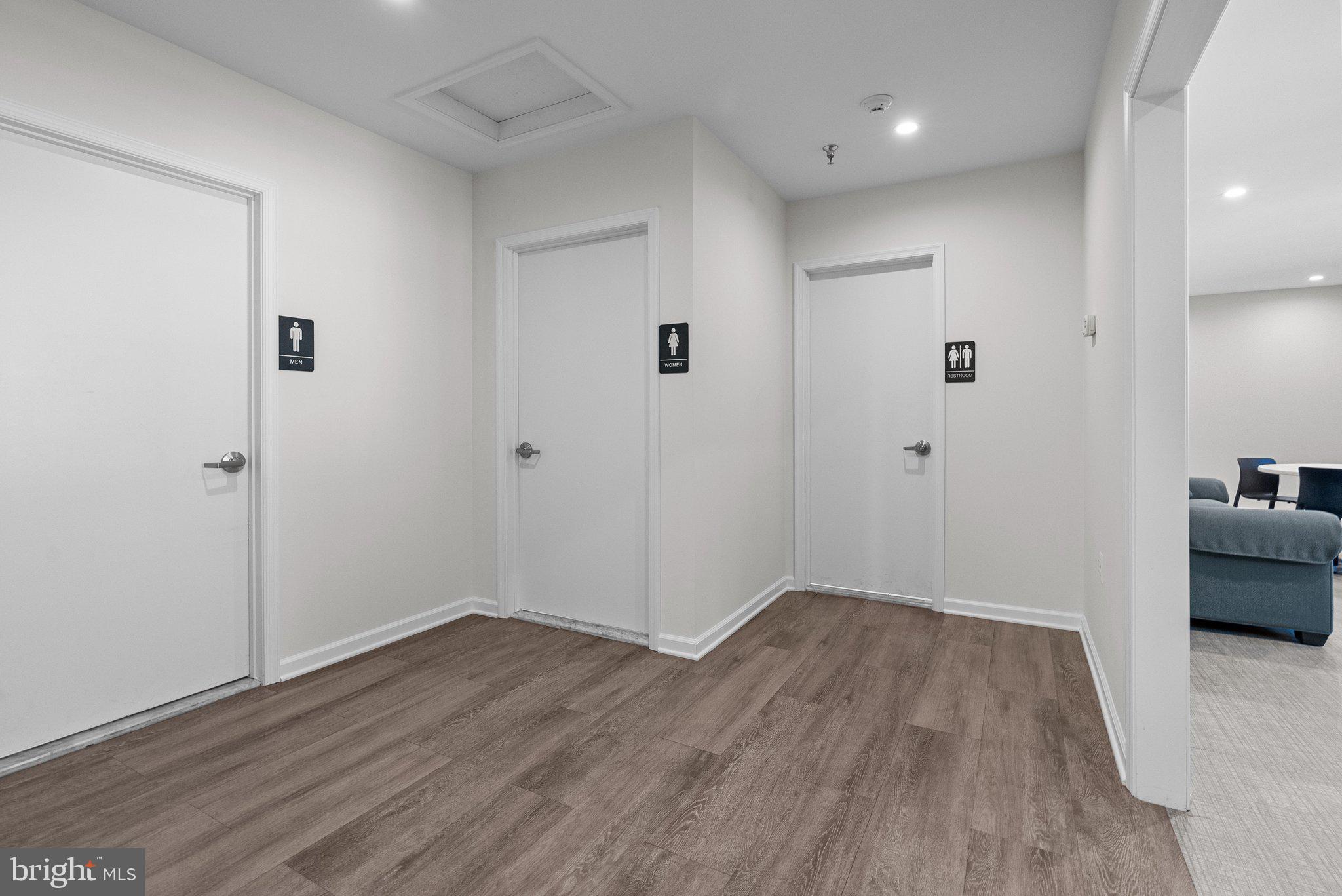 NEWTOWN BUSINESS COM - Commercial Sale