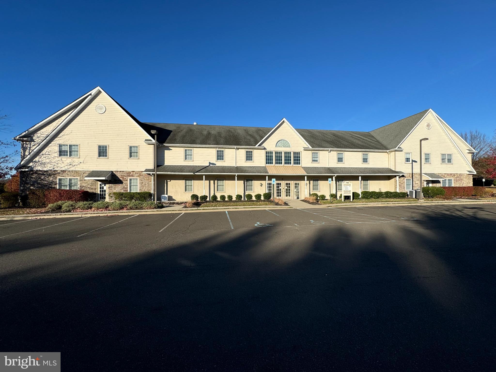 NEWTOWN BUSINESS COM - Commercial Sale