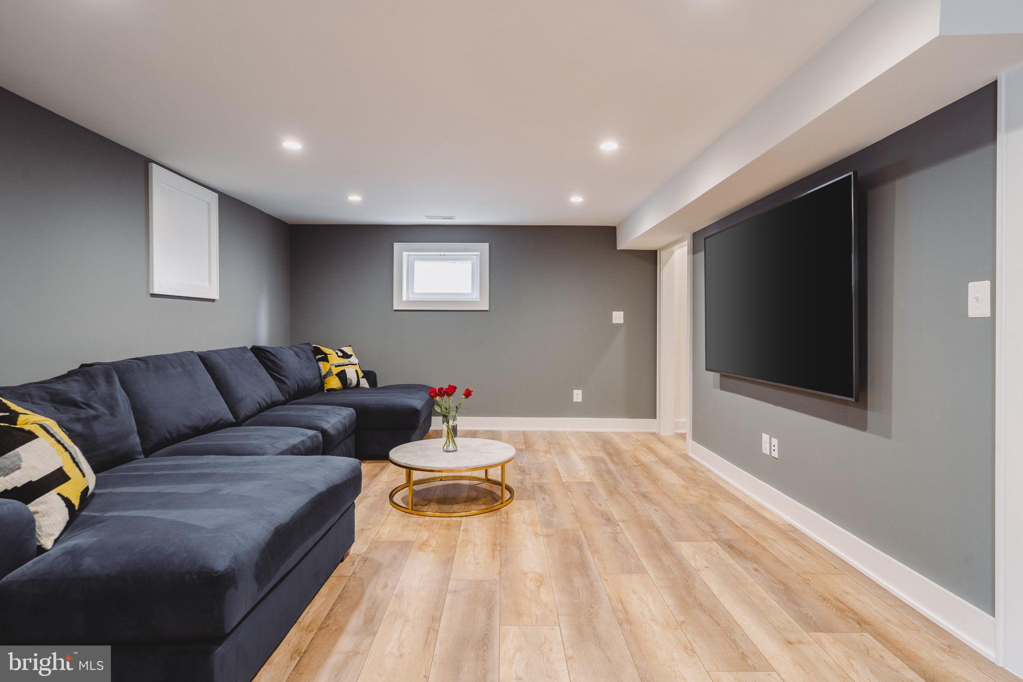 LEEWAY GARDENS - Residential
