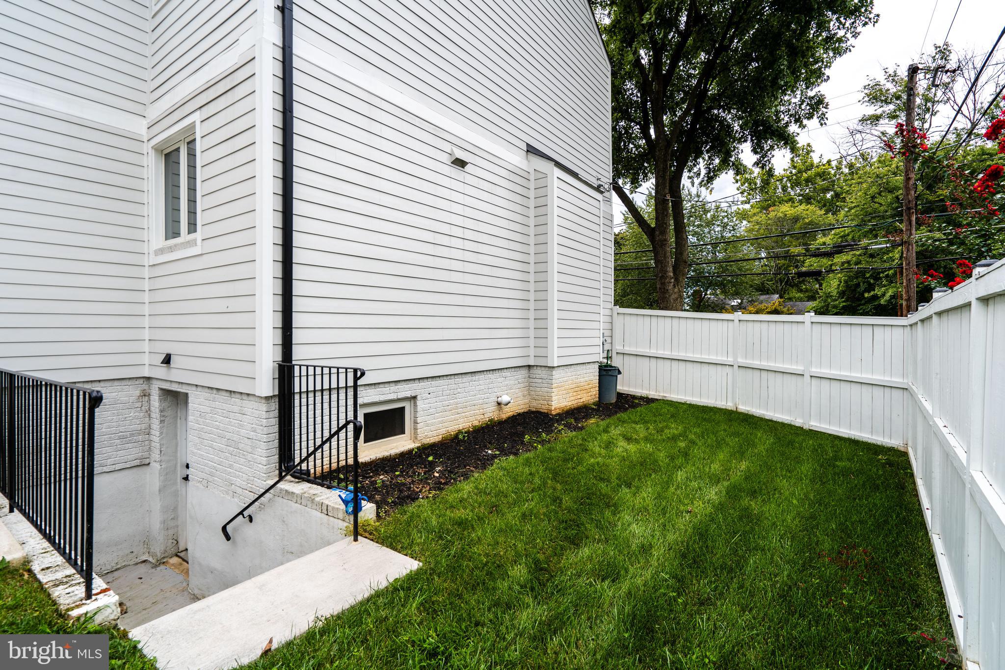LEEWAY GARDENS - Residential