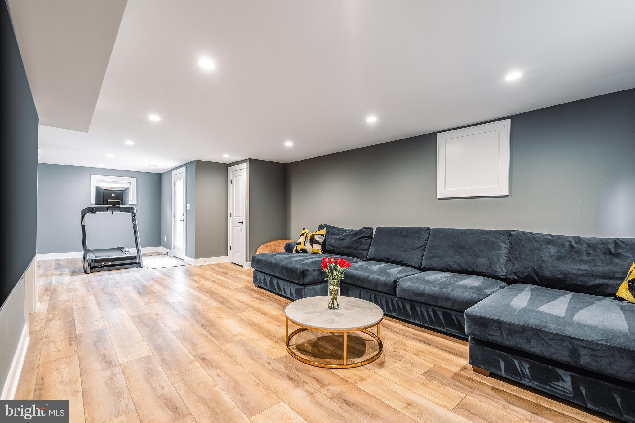 LEEWAY GARDENS - Residential