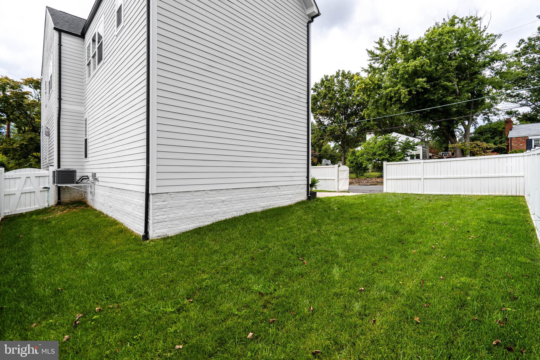 LEEWAY GARDENS - Residential