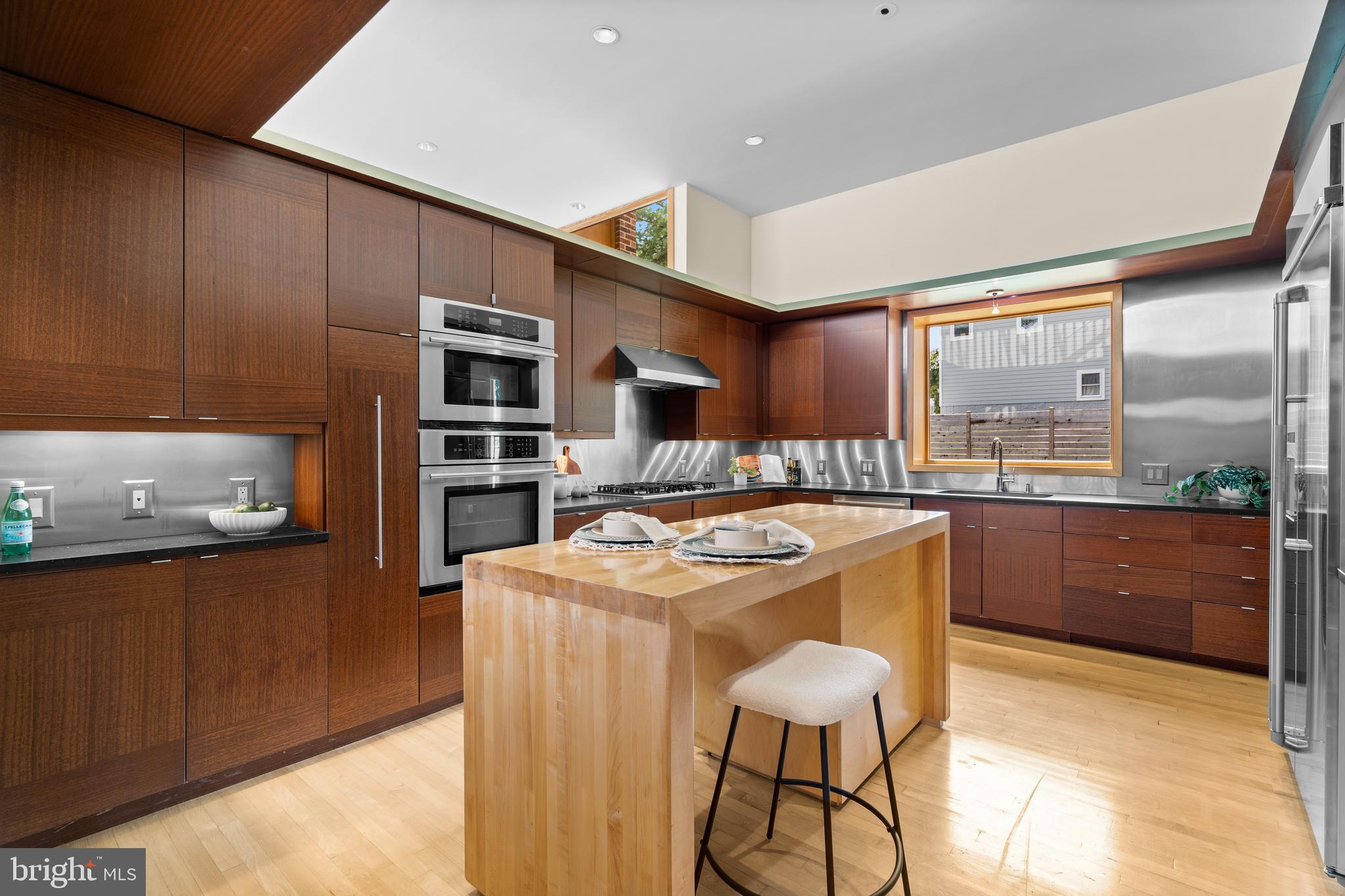 POPLAR TERRACE - Residential
